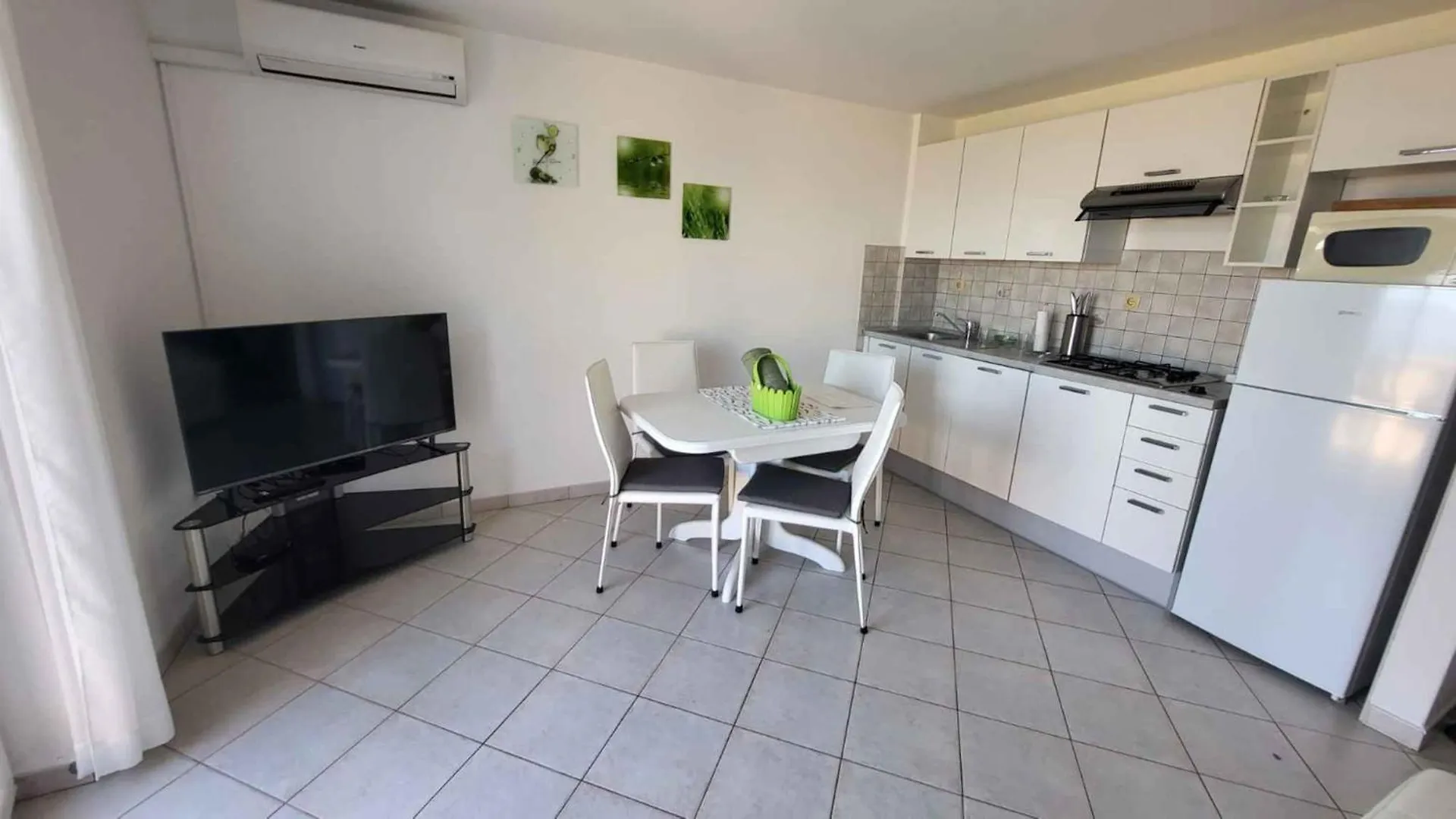 Apartment In Ravni/Istrien 8872  ラヴニ